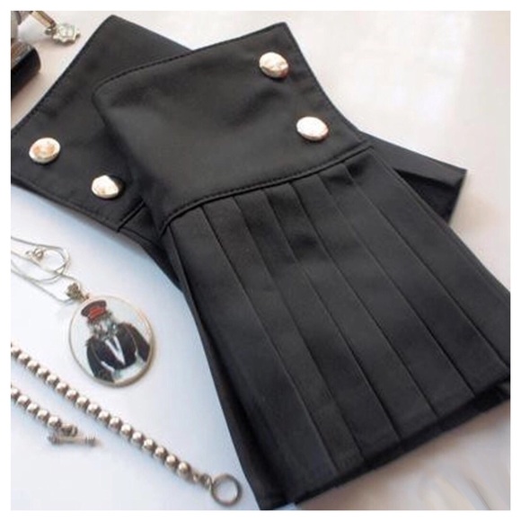 Pleated Sleeve Cuff Blue Black White - Picture 6 of 6